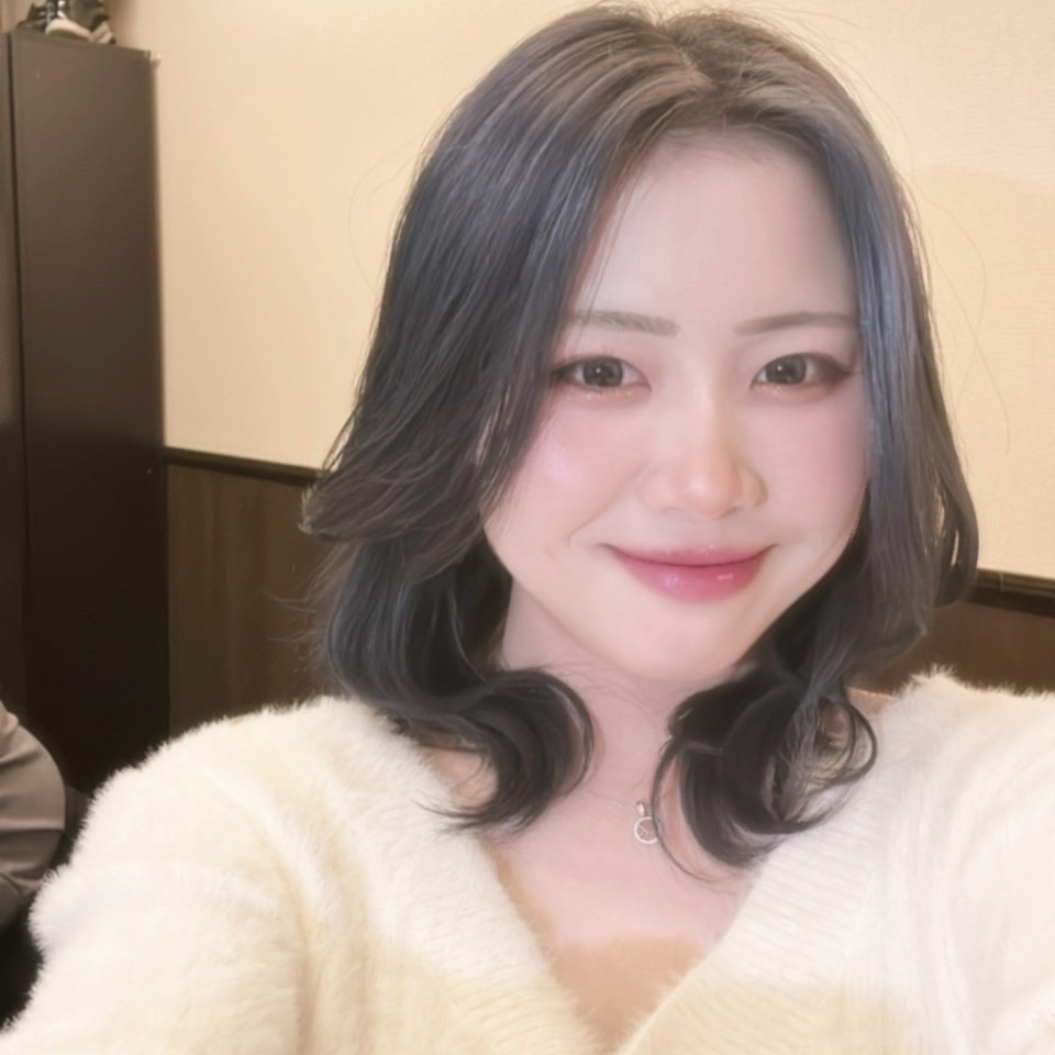 STAFF/ハーフ顔のとても可愛い女の子